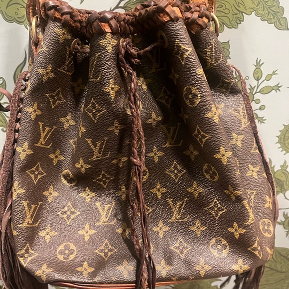 Louis Vuitton Handbags - Louis Vuitton Brown Monogram Shoulder Bag